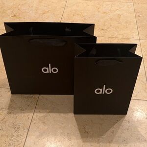 ALO Yoga Black Gift Bag Set